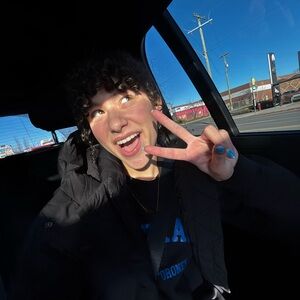 Meet your Posher, Olivia